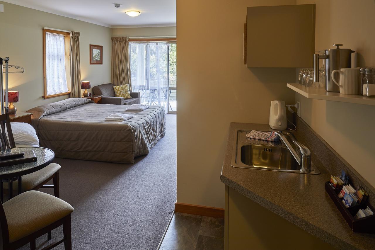 Aoraki Mount Cook Alpine Lodge מראה חיצוני תמונה