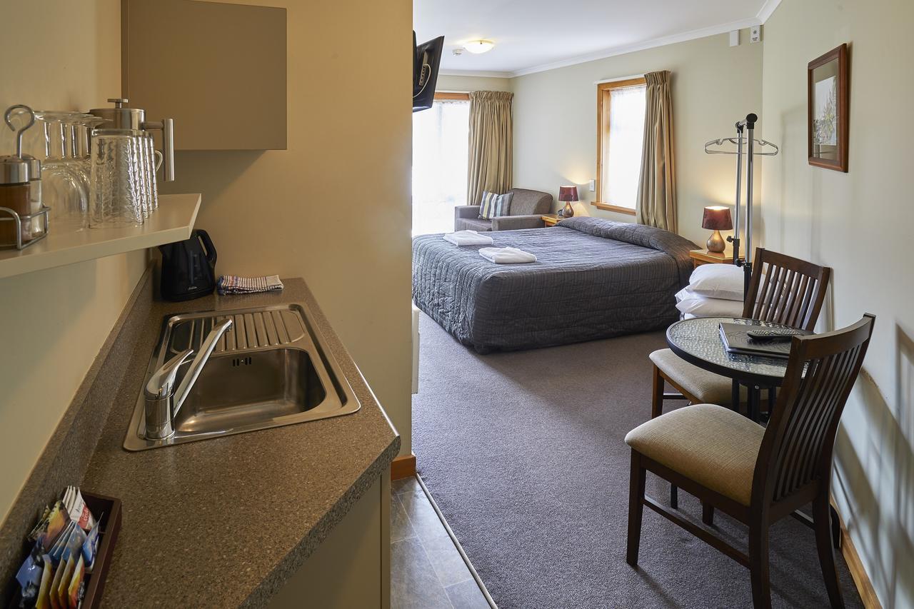 Aoraki Mount Cook Alpine Lodge מראה חיצוני תמונה