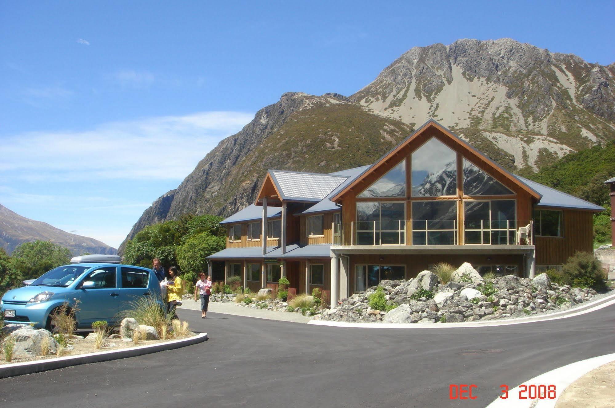 Aoraki Mount Cook Alpine Lodge מראה חיצוני תמונה