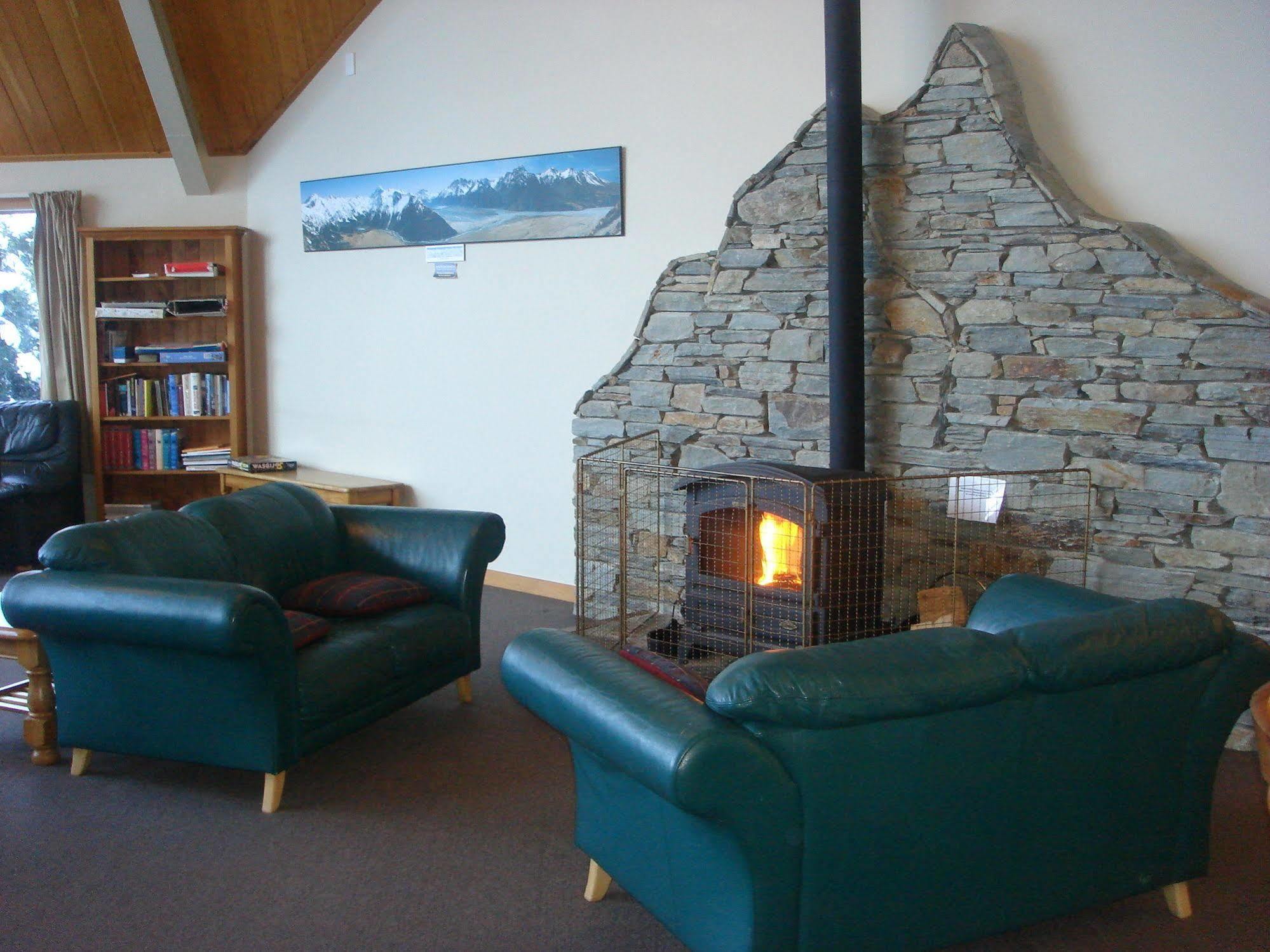 Aoraki Mount Cook Alpine Lodge מראה חיצוני תמונה